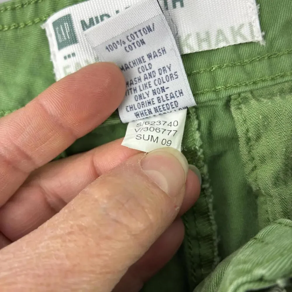 Old Navy Mid Length Favorite Khaki Green Casual Shorts Women's size 10
